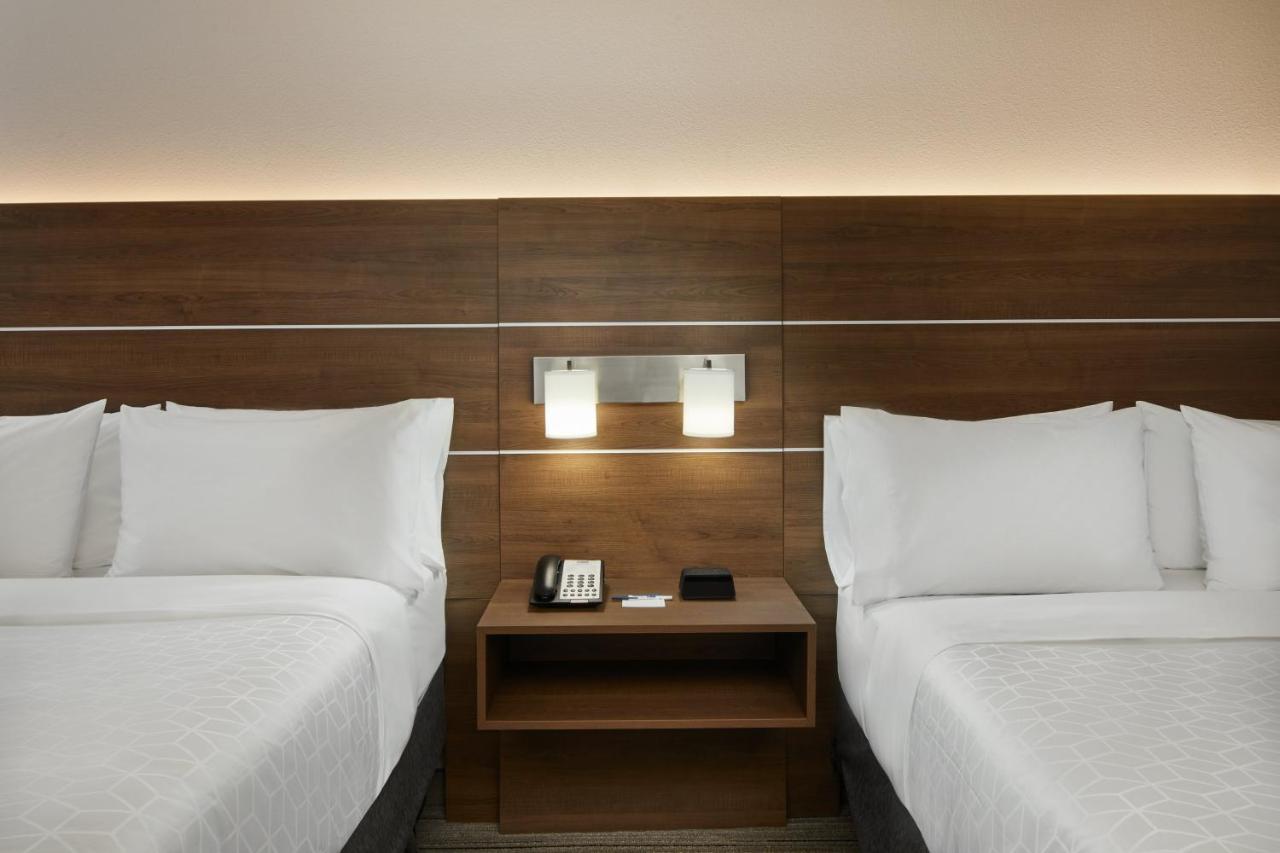 Holiday Inn Express Hotel & Suites Pensacola-West Navy Base By Ihg Beach Haven Екстериор снимка