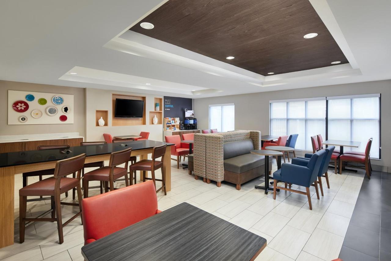 Holiday Inn Express Hotel & Suites Pensacola-West Navy Base By Ihg Beach Haven Екстериор снимка