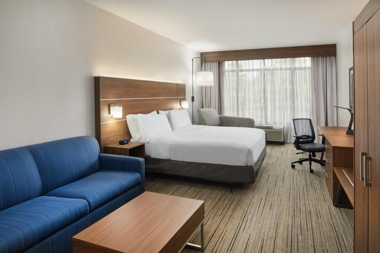 Holiday Inn Express Hotel & Suites Pensacola-West Navy Base By Ihg Beach Haven Стая снимка