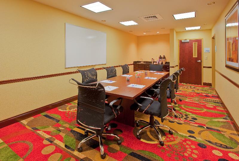 Holiday Inn Express Hotel & Suites Pensacola-West Navy Base By Ihg Beach Haven Екстериор снимка