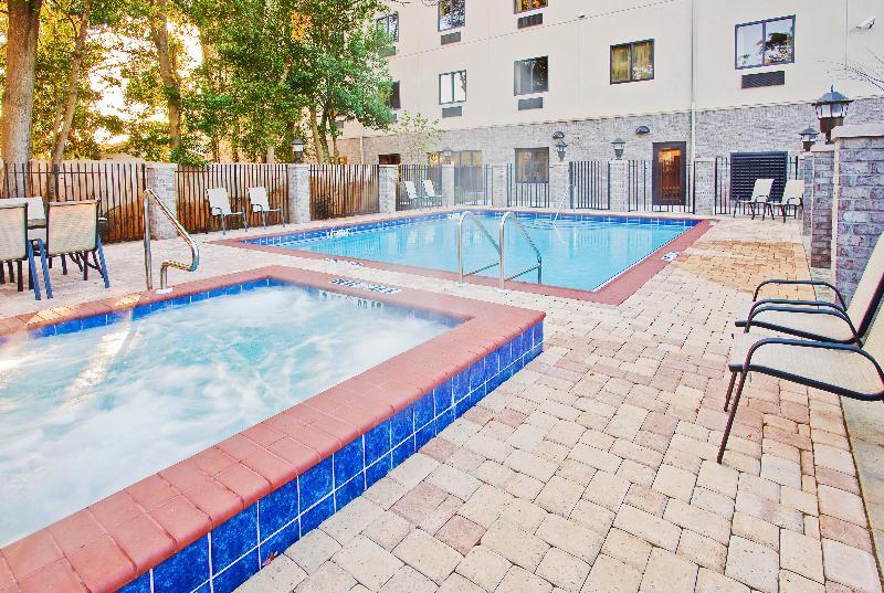 Holiday Inn Express Hotel & Suites Pensacola-West Navy Base By Ihg Beach Haven Екстериор снимка
